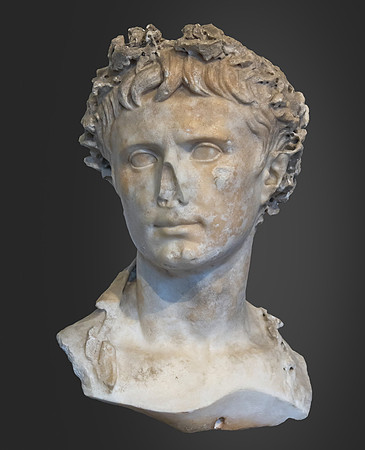 (Toulouse)_Buste_d_Auguste_couronné_de_chêne_-_Musée_Saint-Raymond_Ra_57