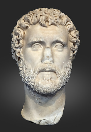 (Toulouse)_Portrait_d_Antonin_le_Pieux_-_Musée_Saint-Raymond,_Ra_60_(1)