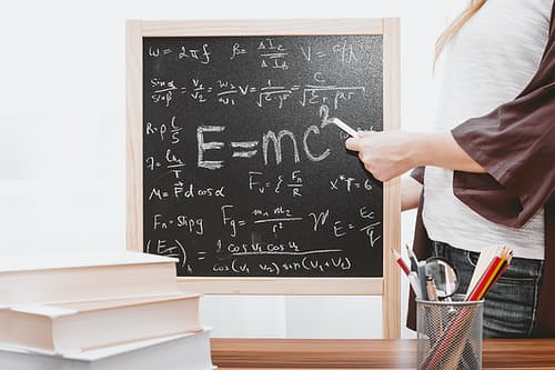 photo-1509869175650-a1d97972541a