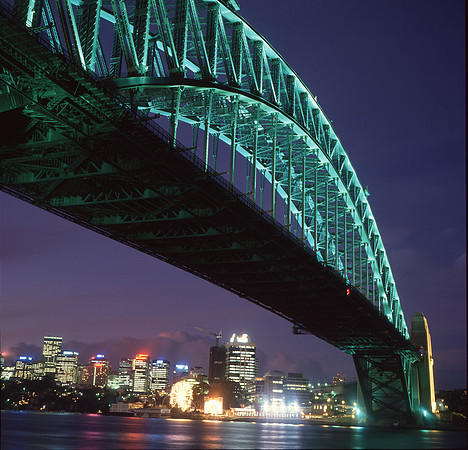 (1)Sydney_Harbour_Bridge_at_night