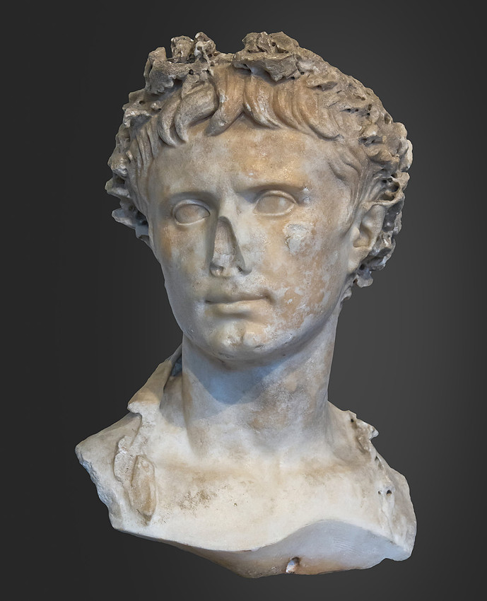 (Toulouse)_Buste_d_Auguste_couronné_de_chêne_-_Musée_Saint-Raymond_Ra_57