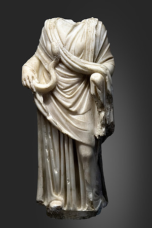 (Toulouse)_Hygie,_déesse_de_la_Santé_-_Musée_Saint-Raymond,_Ra_42