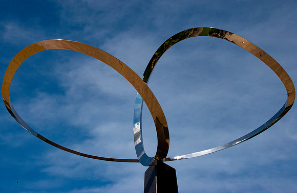 _Infinity__(1967)_by_Jose_de_Rivera_--_Smithsonian_Museum_of_American_History_Washington_(DC)_June_2020_(50045227466)