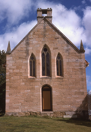 (1)Catholic_Church_Hartley